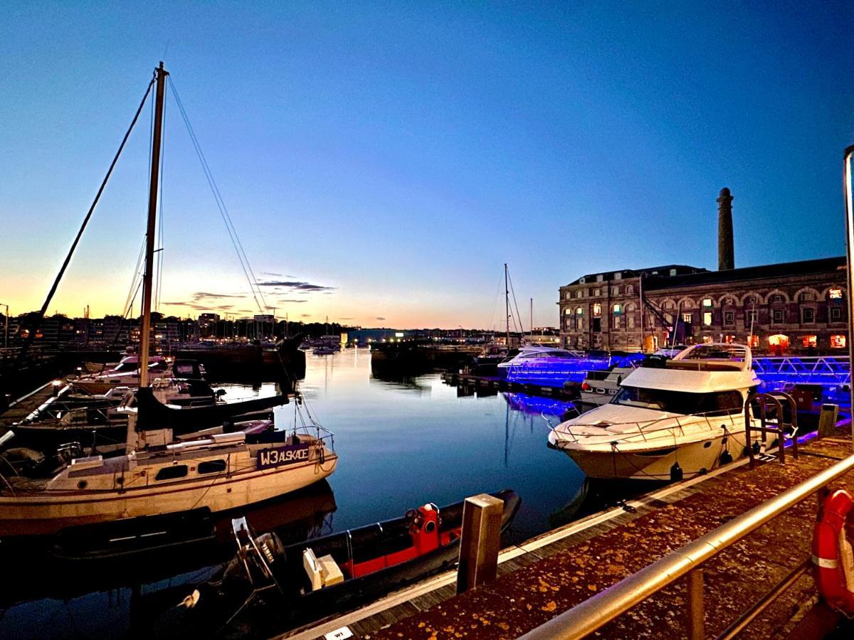 Royal William Yard Apartments - Large And Luxurious With Free Parking プリマス エクステリア 写真
